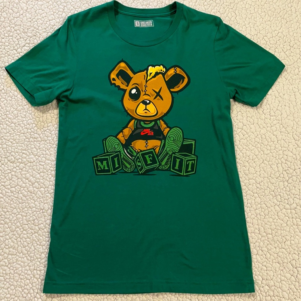 Sneaker Match Tee